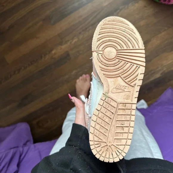 Pale orange & white jordan 1s - Picture 3 of 6